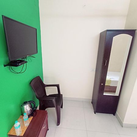 Green Tree Hotel-Near Vfs Global And Ramee Mall Ченай Екстериор снимка