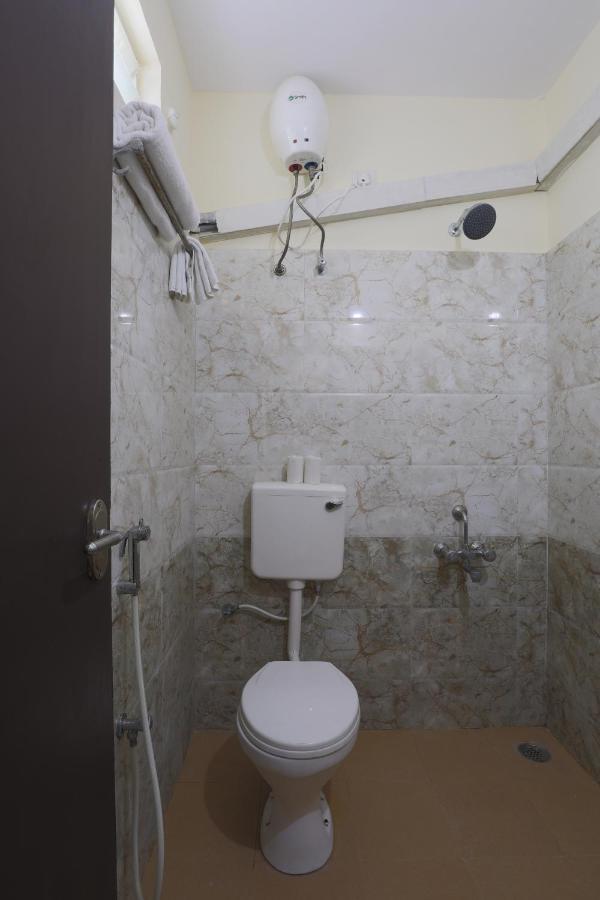Green Tree Hotel-Near Vfs Global And Ramee Mall Ченай Екстериор снимка