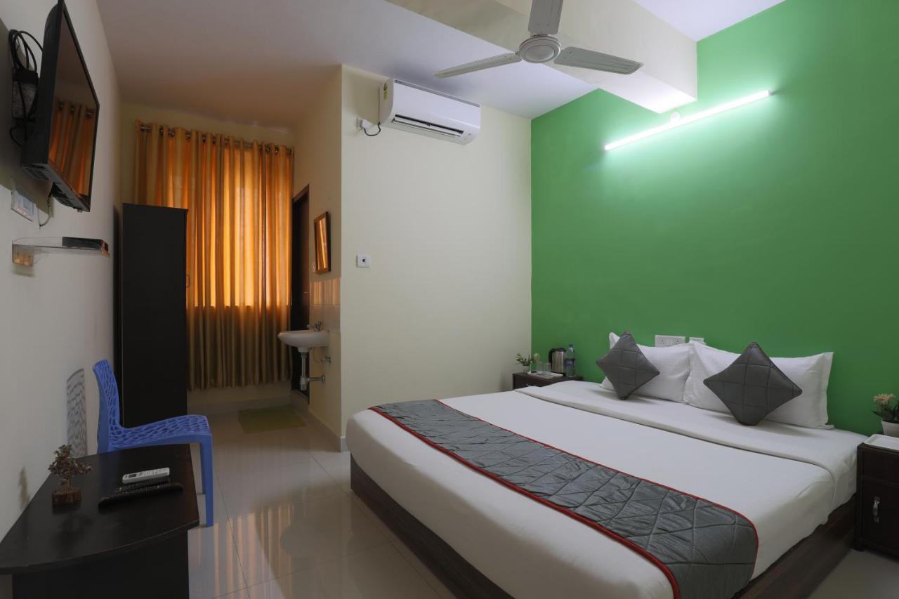 Green Tree Hotel-Near Vfs Global And Ramee Mall Ченай Екстериор снимка