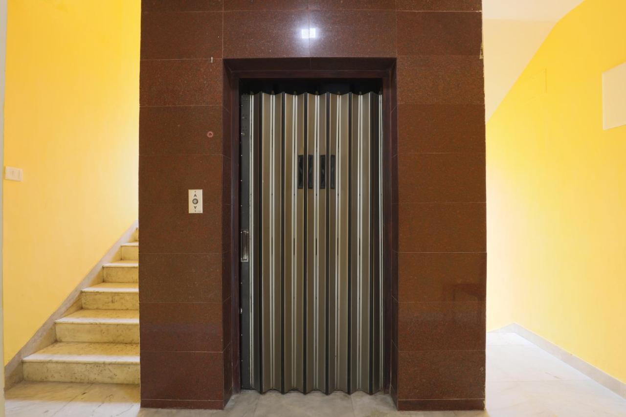 Green Tree Hotel-Near Vfs Global And Ramee Mall Ченай Екстериор снимка