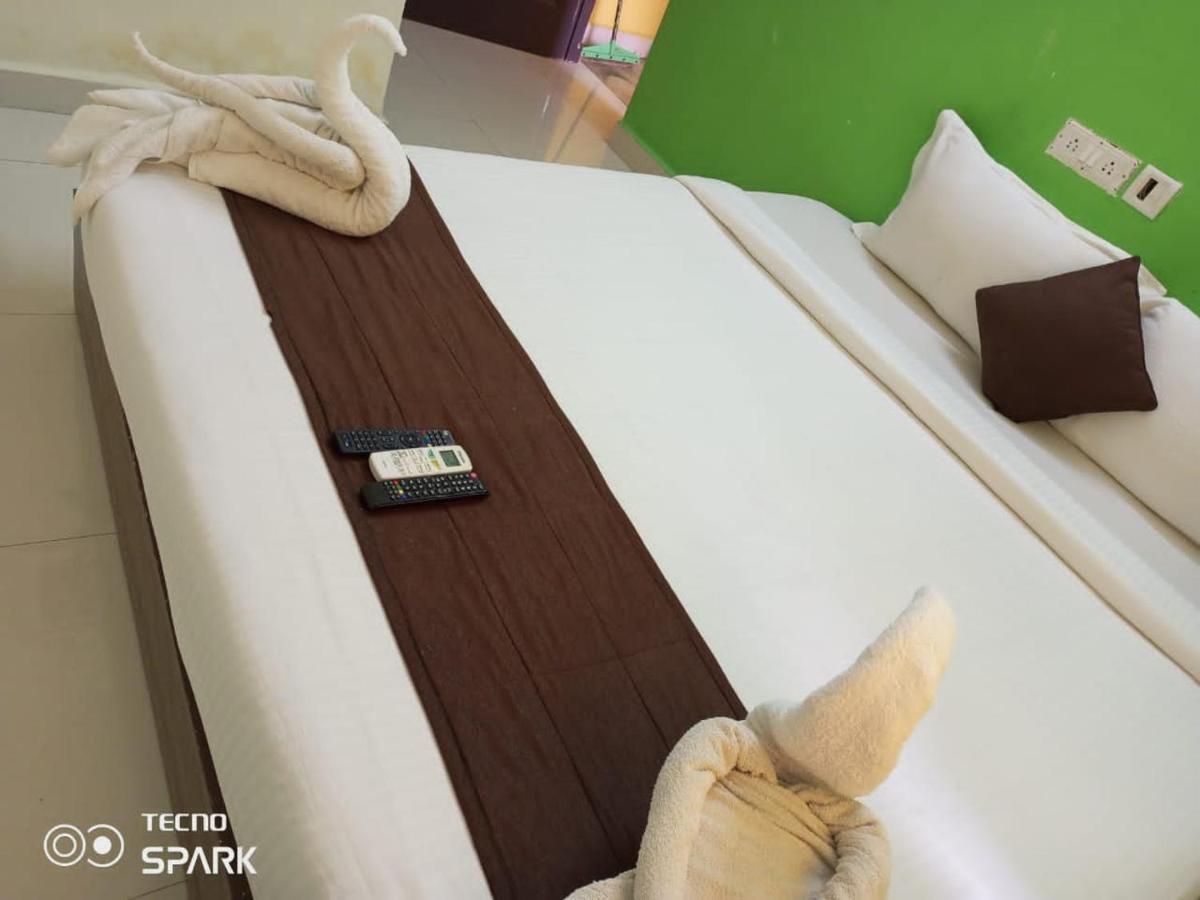 Green Tree Hotel-Near Vfs Global And Ramee Mall Ченай Екстериор снимка