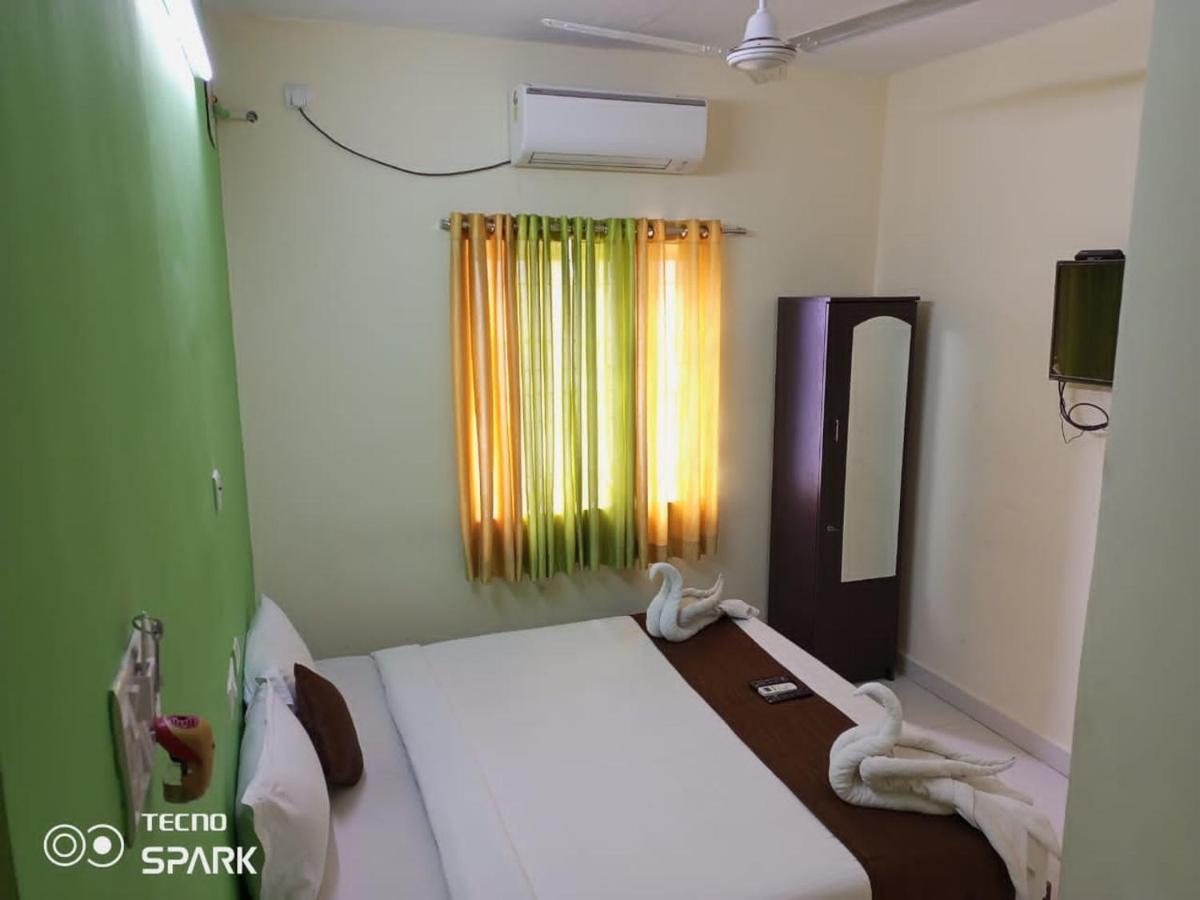 Green Tree Hotel-Near Vfs Global And Ramee Mall Ченай Екстериор снимка