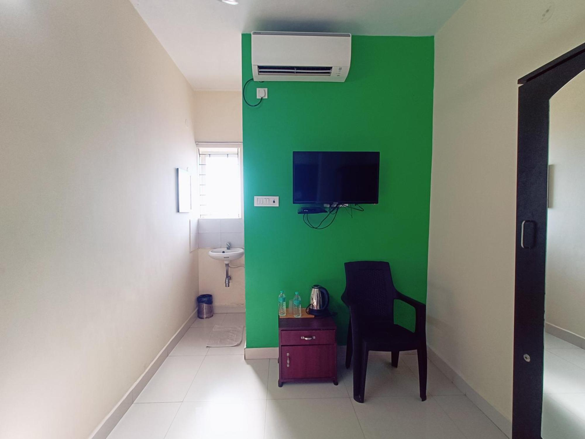 Green Tree Hotel-Near Vfs Global And Ramee Mall Ченай Екстериор снимка