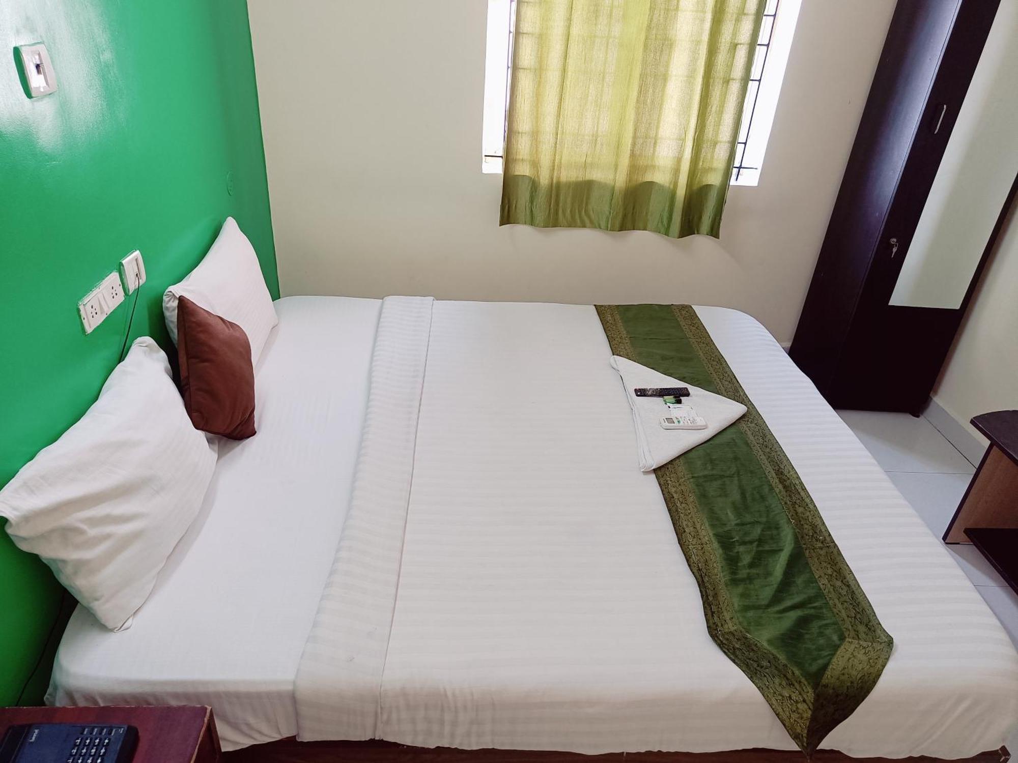 Green Tree Hotel-Near Vfs Global And Ramee Mall Ченай Екстериор снимка