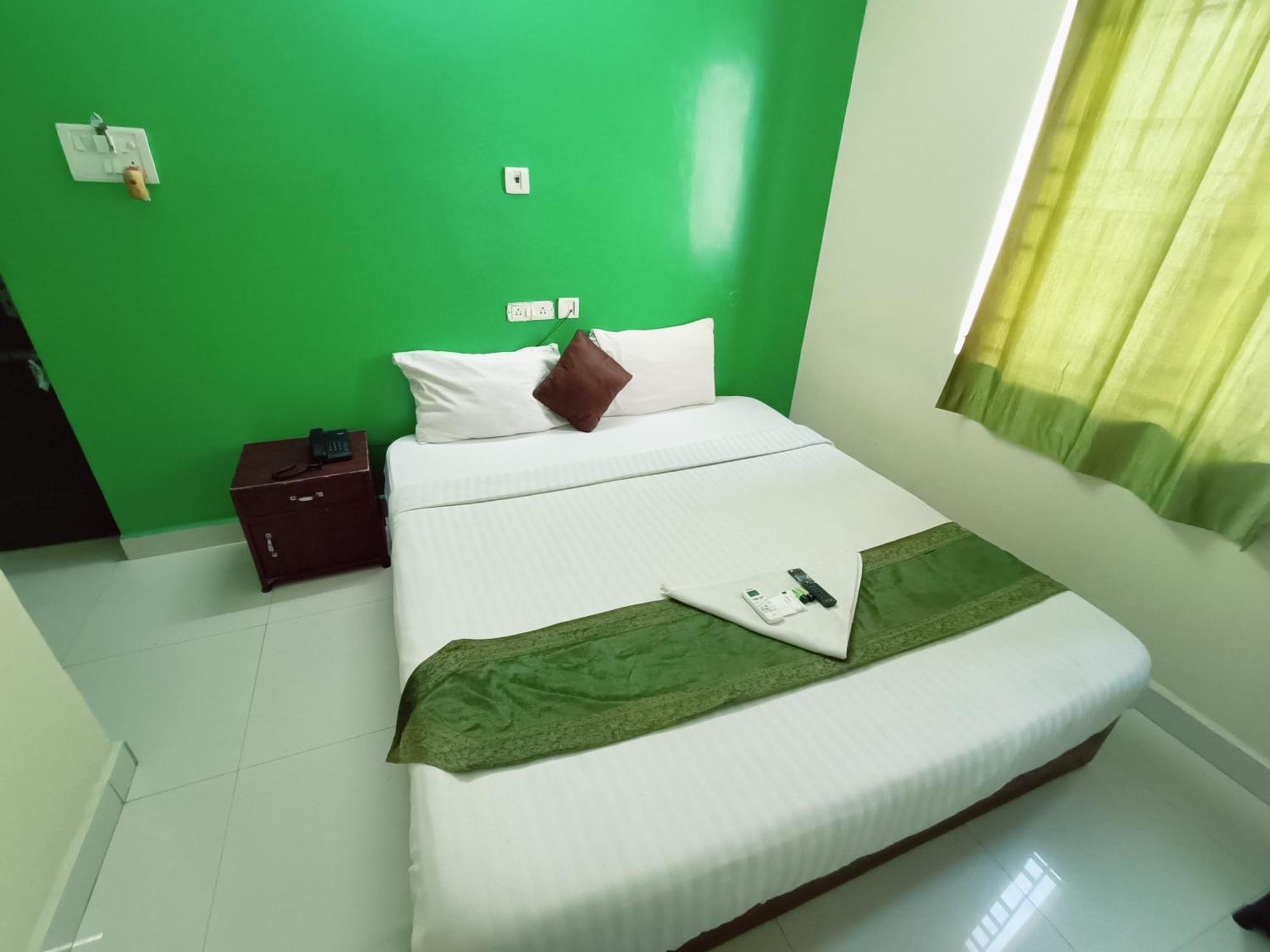 Green Tree Hotel-Near Vfs Global And Ramee Mall Ченай Екстериор снимка