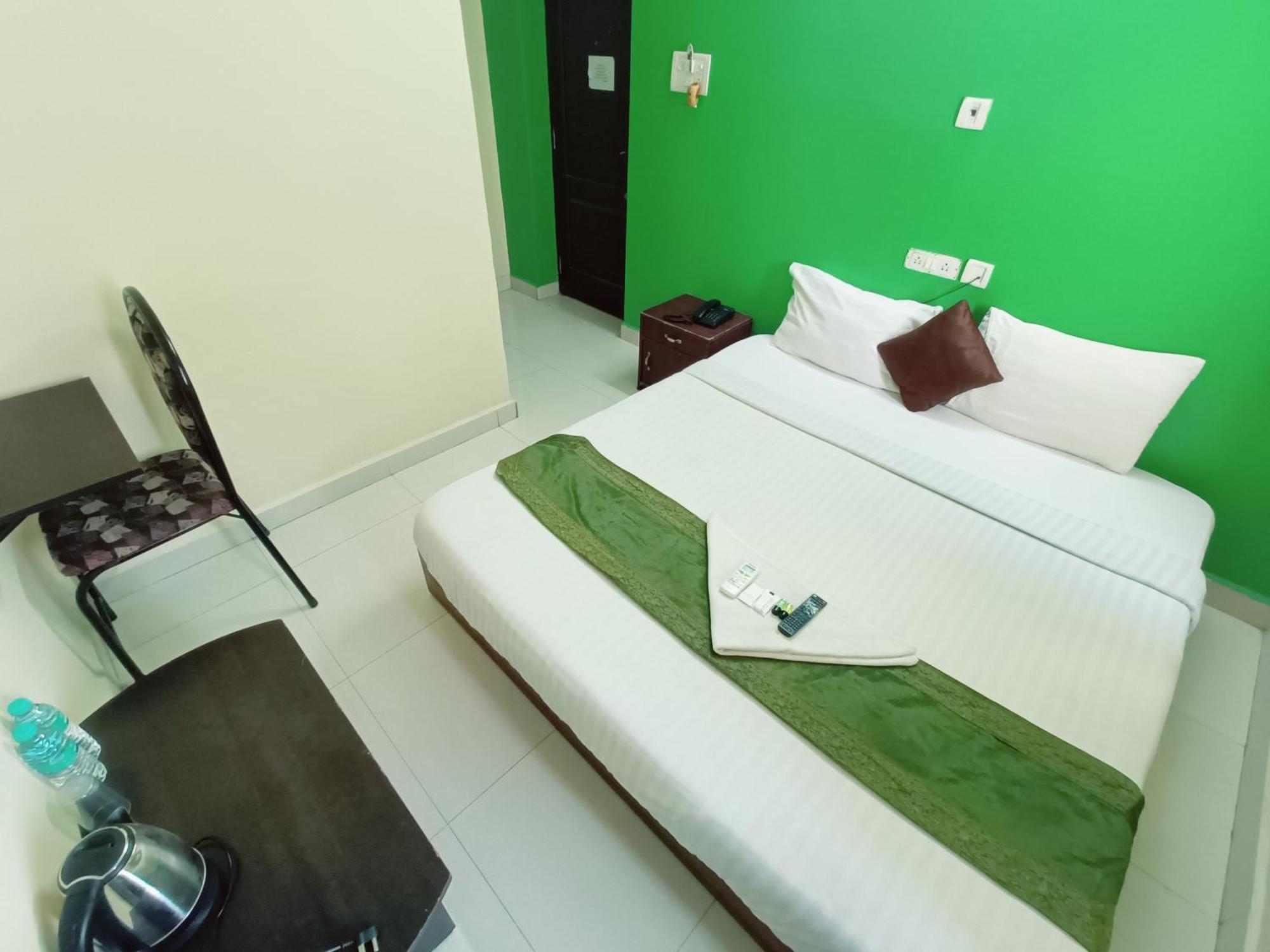 Green Tree Hotel-Near Vfs Global And Ramee Mall Ченай Екстериор снимка