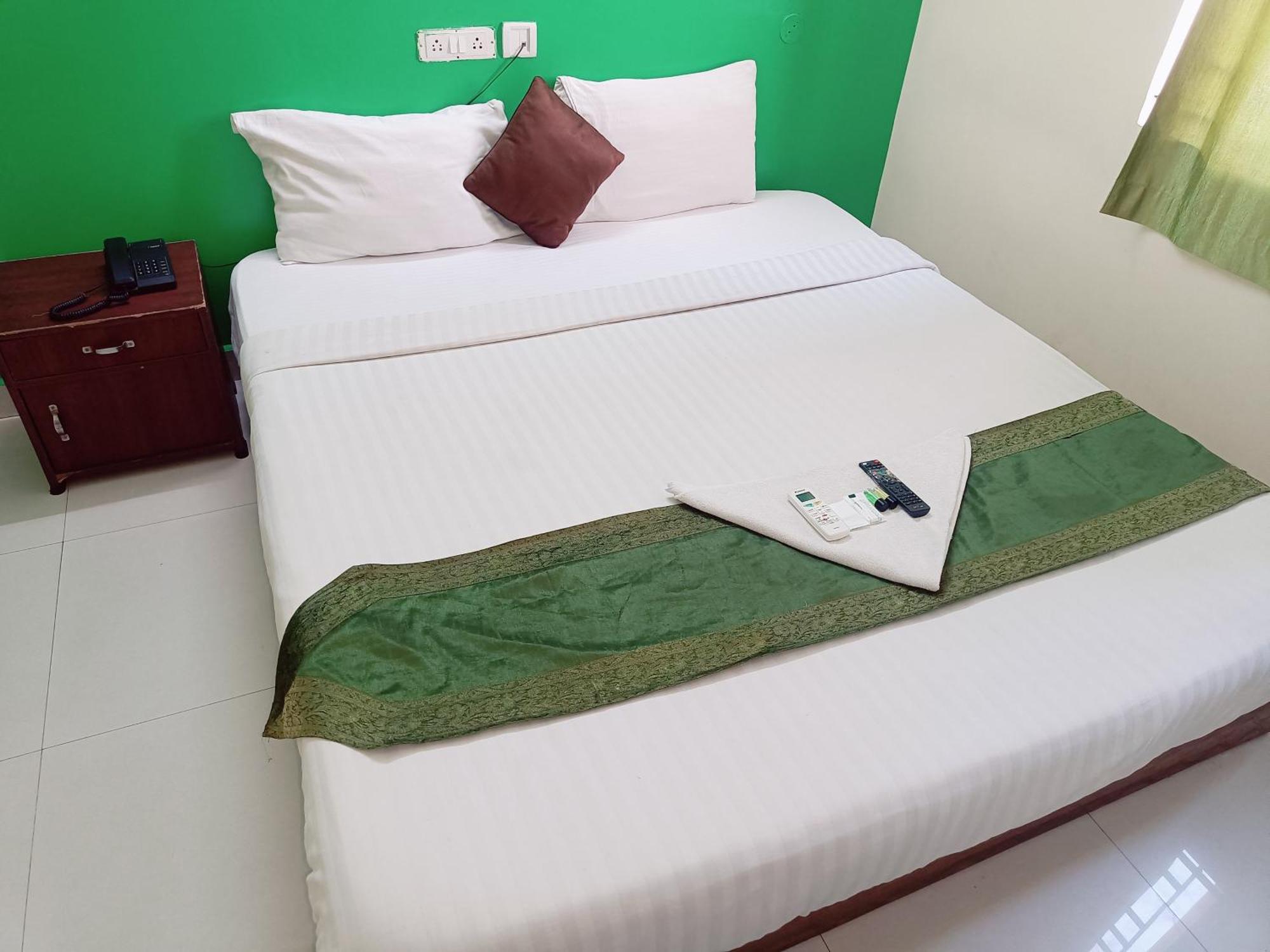 Green Tree Hotel-Near Vfs Global And Ramee Mall Ченай Екстериор снимка