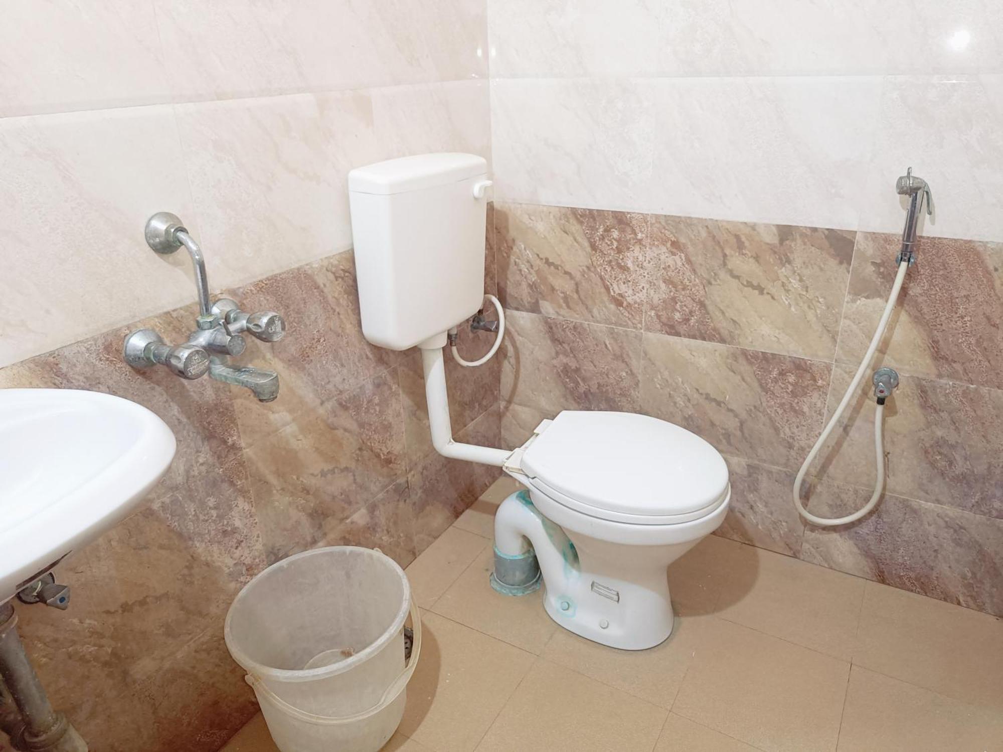 Green Tree Hotel-Near Vfs Global And Ramee Mall Ченай Екстериор снимка